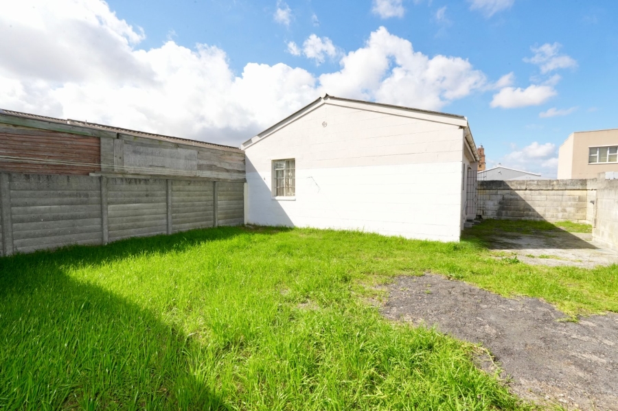 2 Bedroom Property for Sale in New Woodlands Western Cape